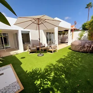 De Diseño Hidromasajes Terraza Y Piscina. San Bartolomé